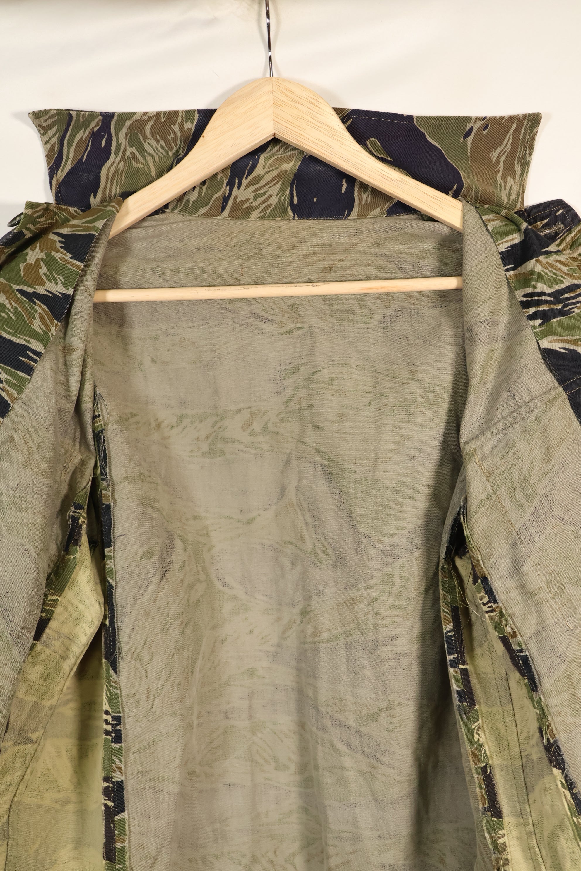 1960年代半　日本製　シルバータイガーシャツ　Asianカット　別生地サイズ改造あり　中古品