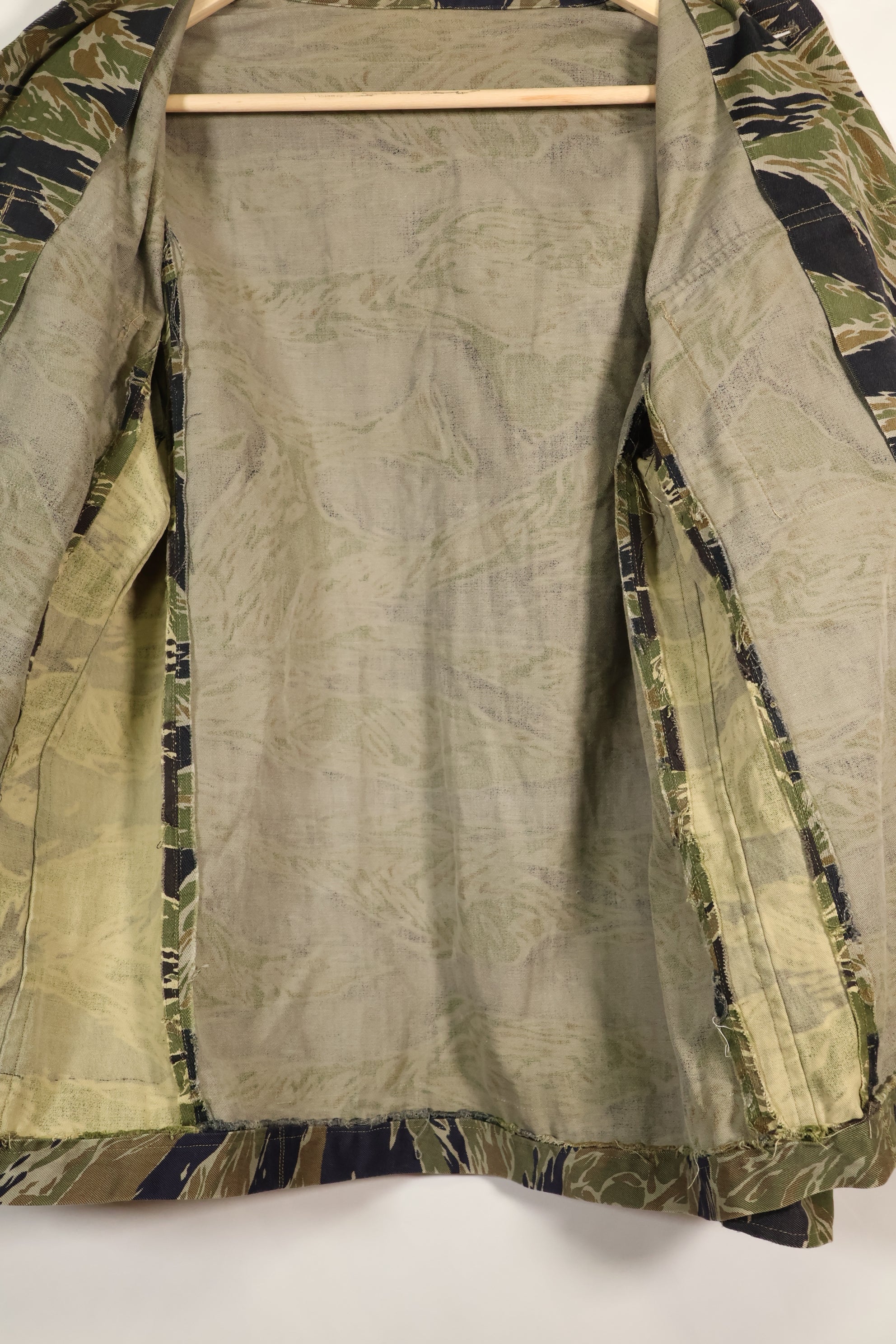 1960年代半　日本製　シルバータイガーシャツ　Asianカット　別生地サイズ改造あり　中古品