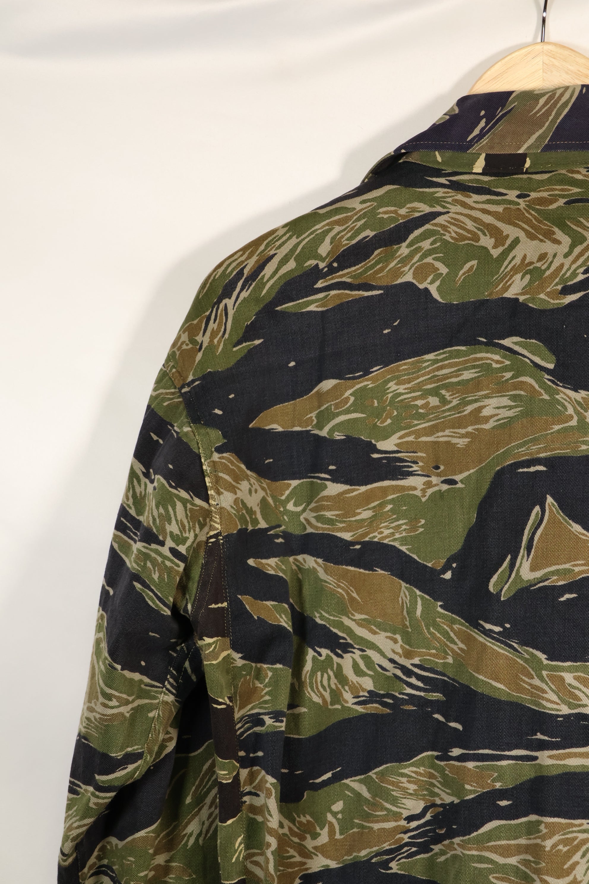 1960年代半　日本製　シルバータイガーシャツ　Asianカット　別生地サイズ改造あり　中古品