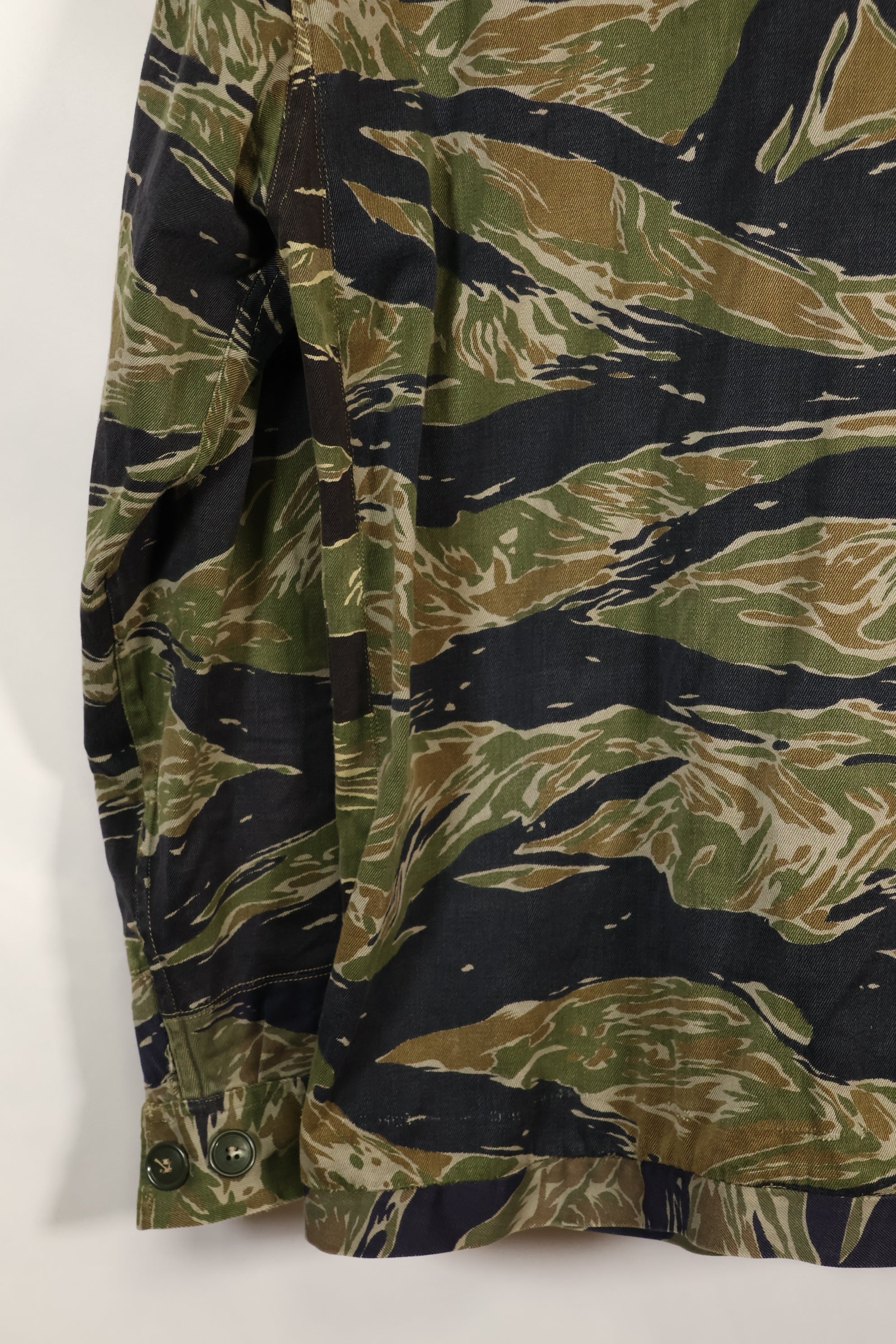 1960年代半　日本製　シルバータイガーシャツ　Asianカット　別生地サイズ改造あり　中古品