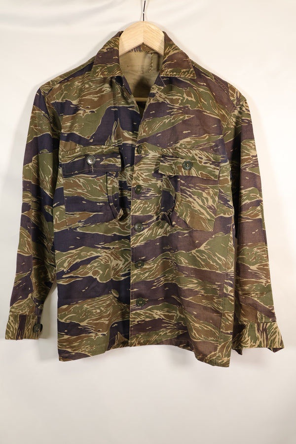 1960年代半　日本製　シルバータイガーシャツ　Asianカット　退色少ない　中古品