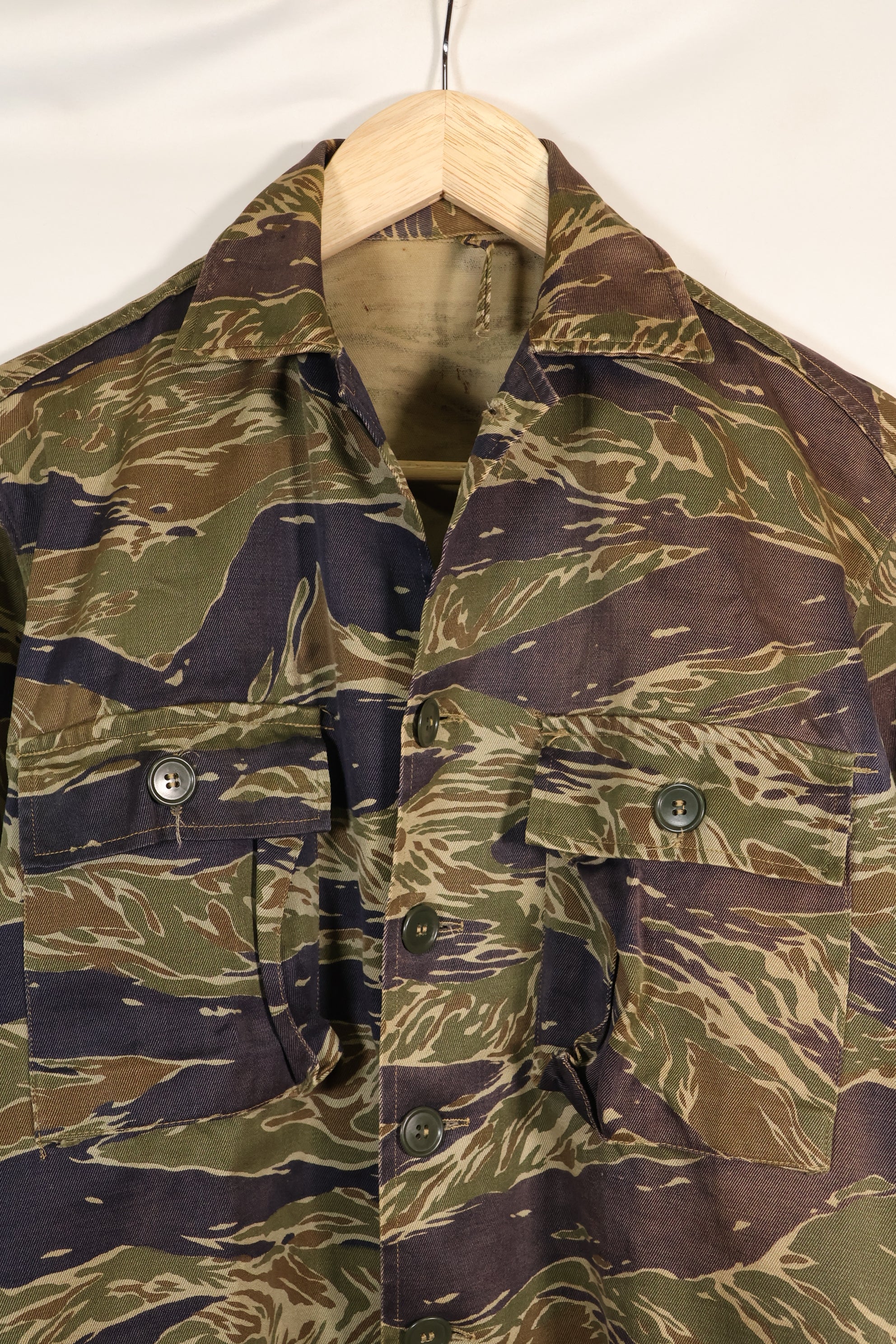 1960年代半　日本製　シルバータイガーシャツ　Asianカット　退色少ない　中古品