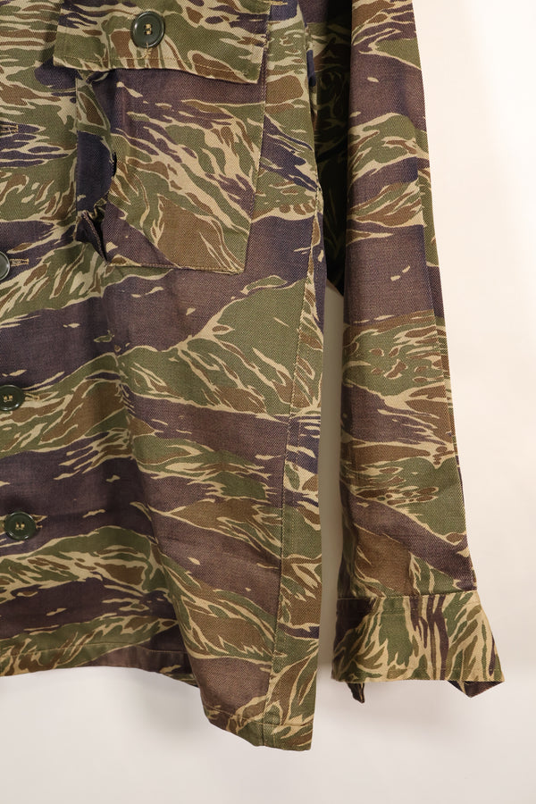 1960年代半　日本製　シルバータイガーシャツ　Asianカット　退色少ない　中古品