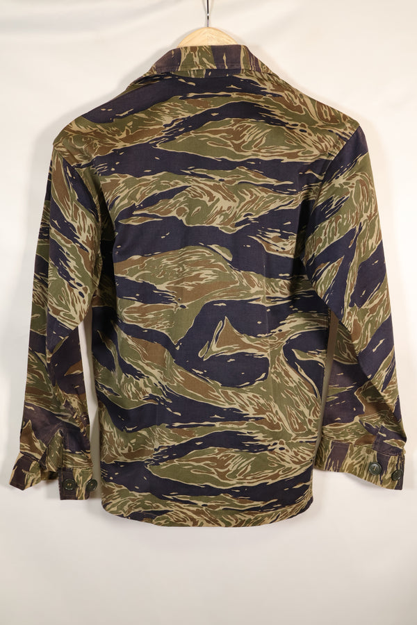 1960年代半　日本製　シルバータイガーシャツ　Asianカット　退色少ない　中古品