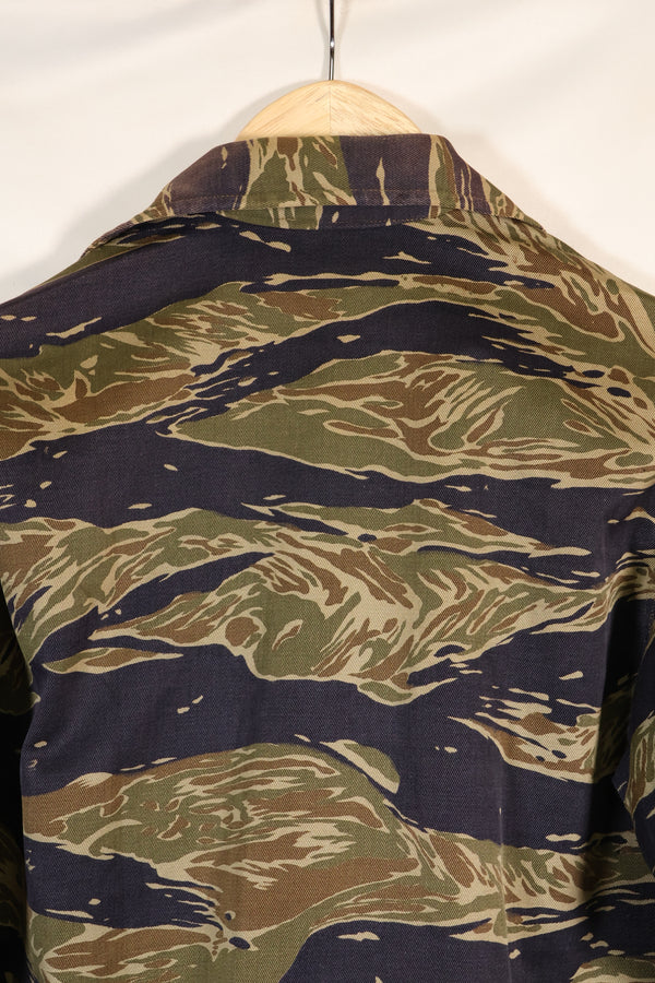 1960年代半　日本製　シルバータイガーシャツ　Asianカット　退色少ない　中古品