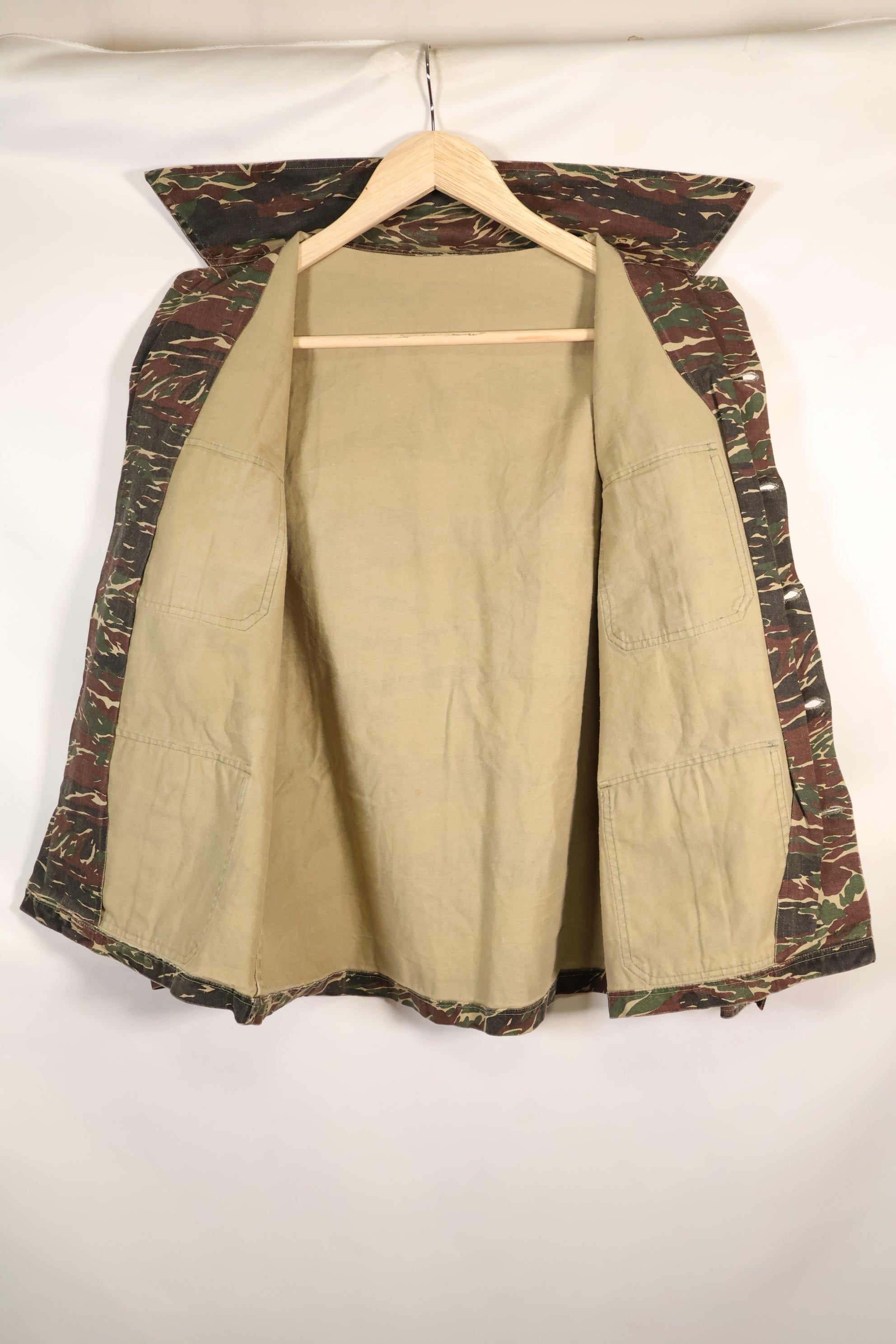 1970年代　シルバータイガー　タイガーストライプ　シャツ　タイタイガー　4つポケット　中古品