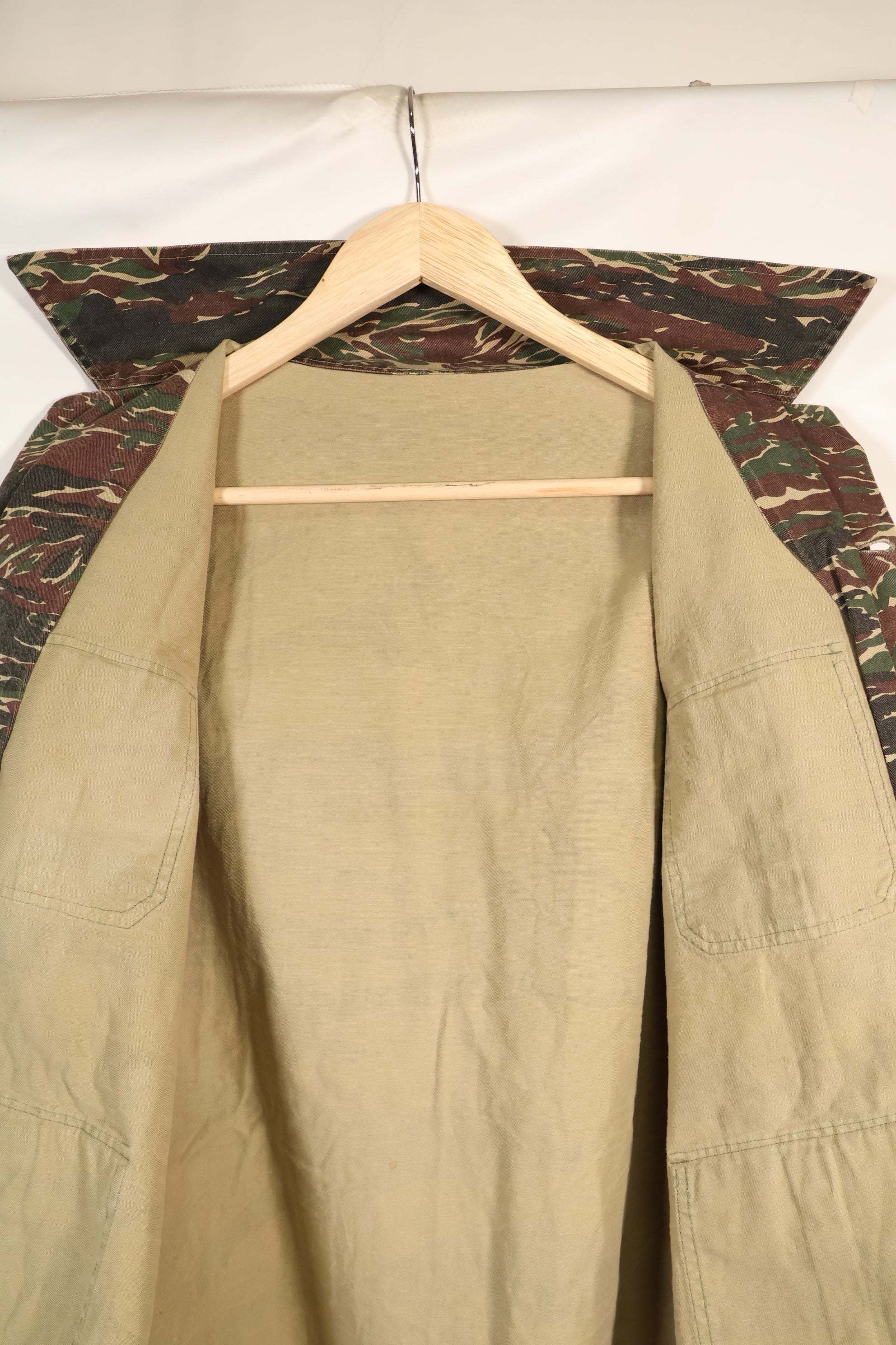 1970年代　シルバータイガー　タイガーストライプ　シャツ　タイタイガー　4つポケット　中古品