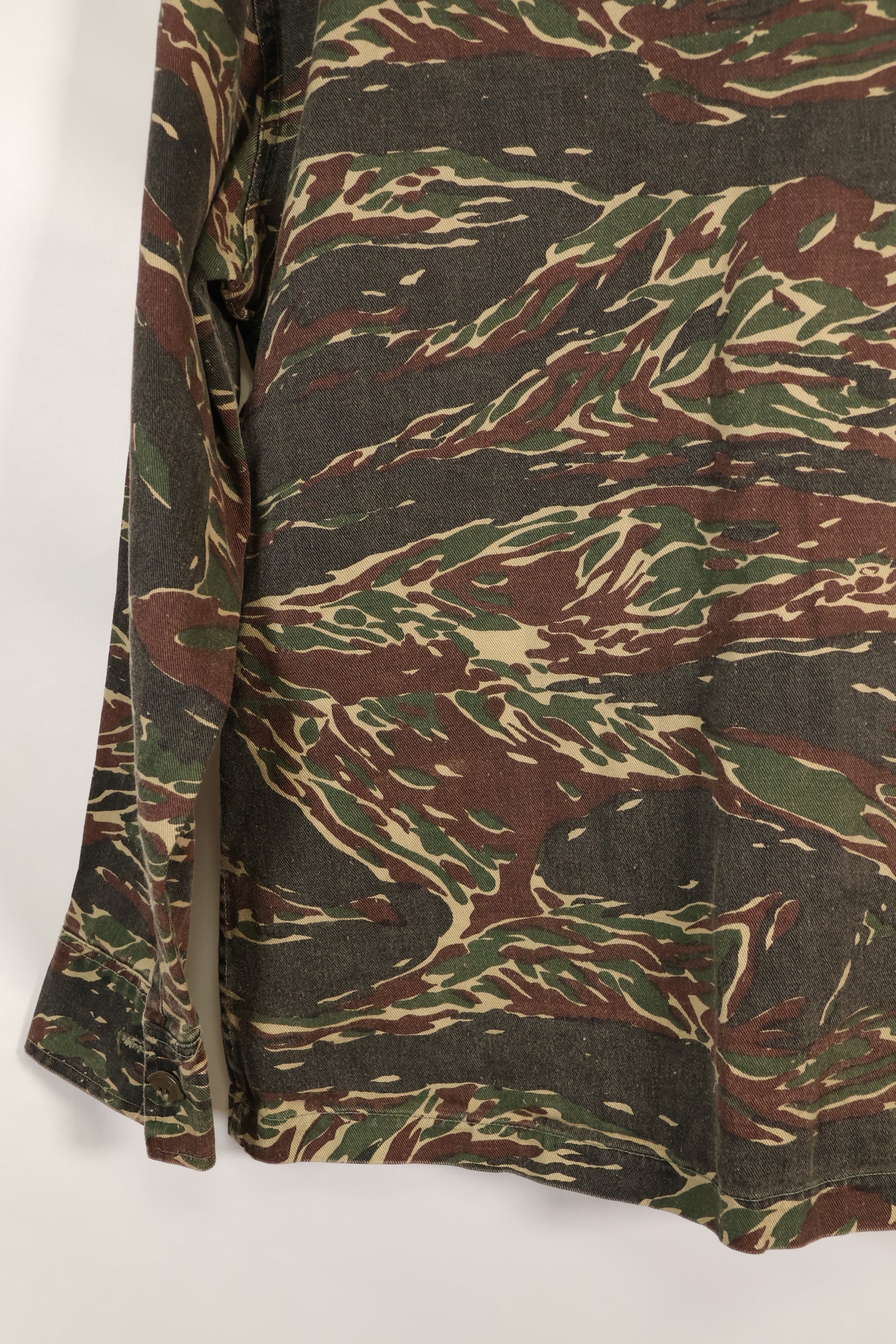 1970年代　シルバータイガー　タイガーストライプ　シャツ　タイタイガー　4つポケット　中古品