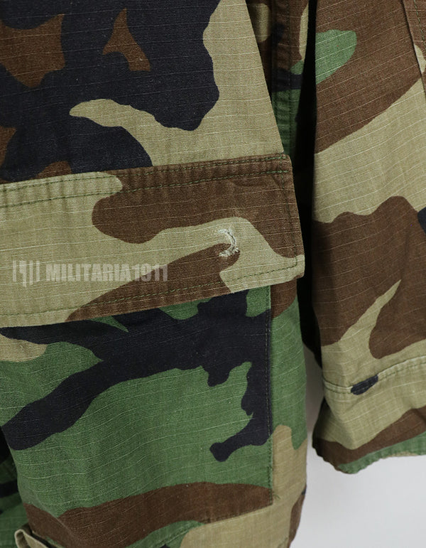 実物　アメリカ陸軍　ウッドランド迷彩　ジャケット　2007年製　パッチ付き